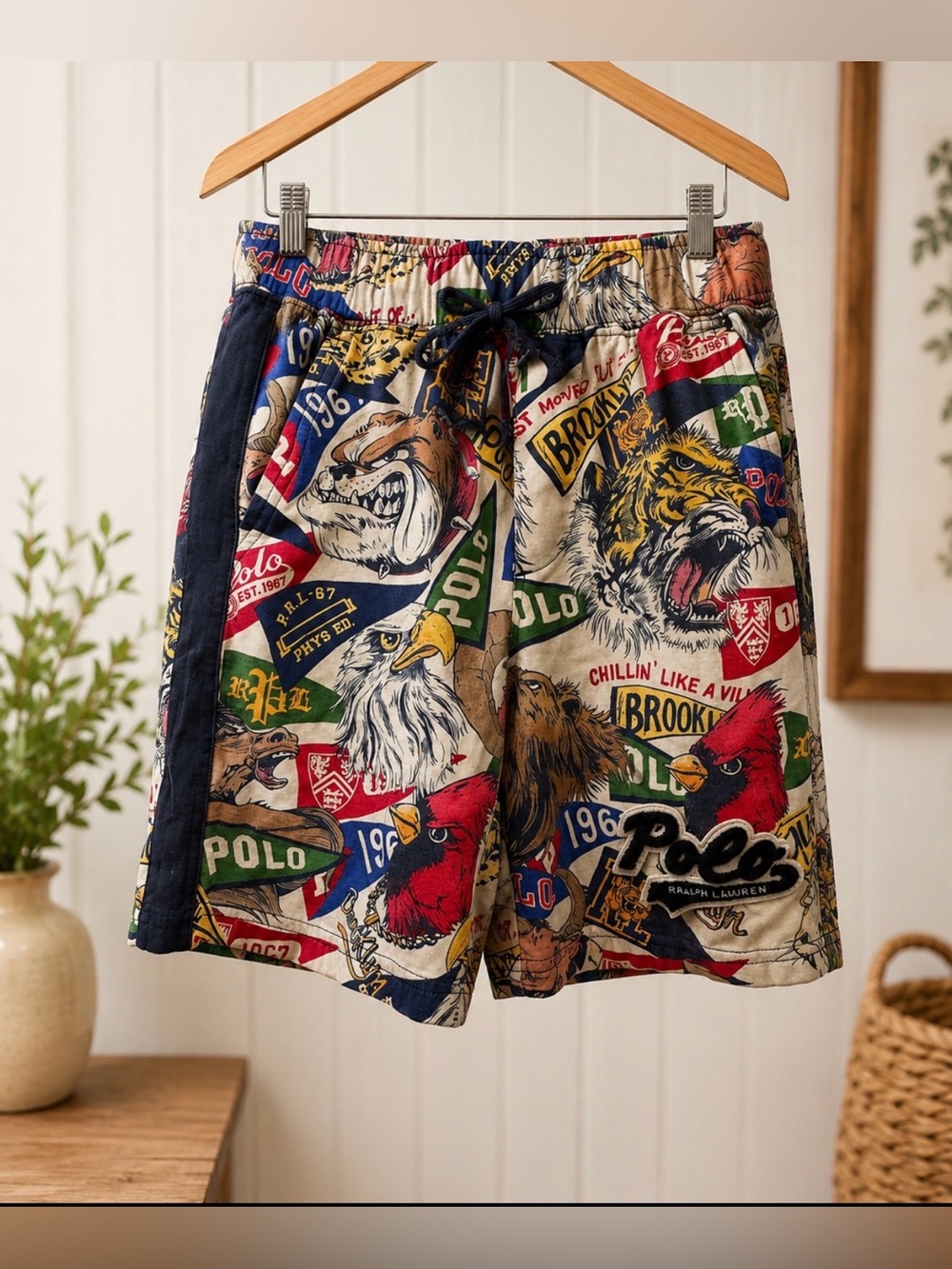 Polo Ralph Lauren size 8 collegiate flag pennant print shorts